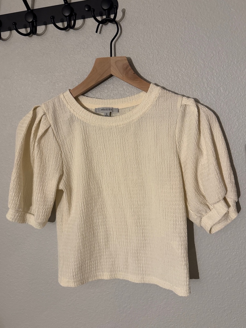 Textured Puff Sleeve Top in Cream